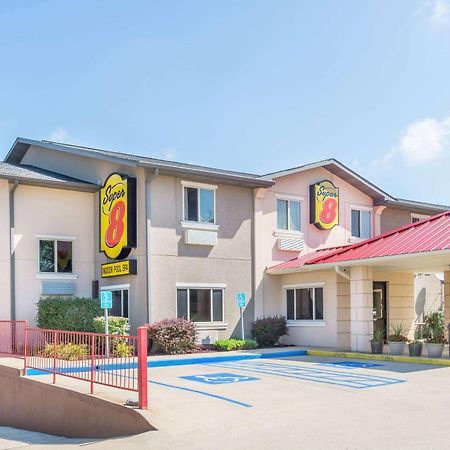Super 8 By Wyndham Bloomington University Area Exterior photo